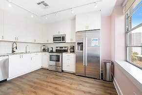 Modern Condos in California Building by Hosteeva