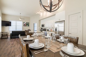 Modern Condos in California Building by Hosteeva