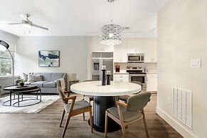 Modern Condos in California Building by Hosteeva