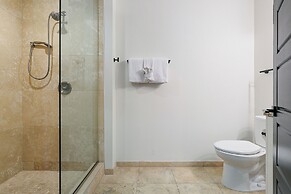 Modern Condos in California Building by Hosteeva