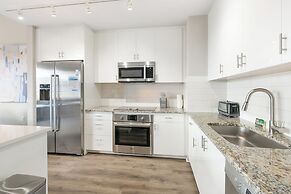 Modern Condos in California Building by Hosteeva