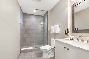 Modern Condos in California Building by Hosteeva