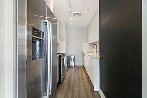 Modern Condos in California Building by Hosteeva