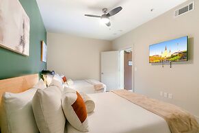 Modern Condos in California Building by Hosteeva