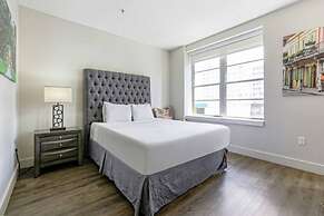 Modern Condos in California Building by Hosteeva