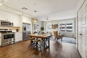 Modern Condos in California Building by Hosteeva