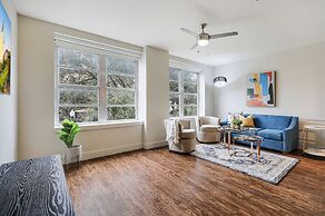 Modern Condos in California Building by Hosteeva