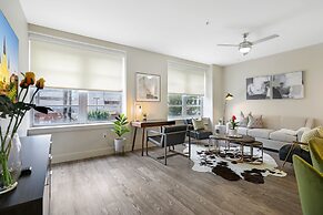 Modern Condos in California Building by Hosteeva