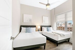 Modern Condos in California Building by Hosteeva