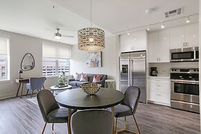 Modern Condos in California Building by Hosteeva