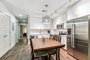 Modern Condos in California Building by Hosteeva