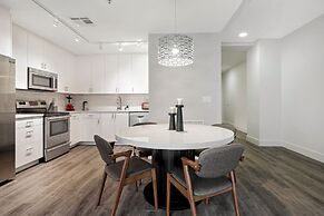 Modern Condos in California Building by Hosteeva