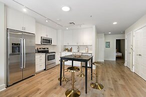 Modern Condos in California Building by Hosteeva