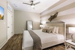 Modern Condos in California Building by Hosteeva