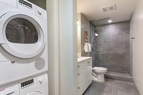 Modern Condos in California Building by Hosteeva