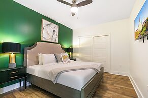 Modern Condos in California Building by Hosteeva