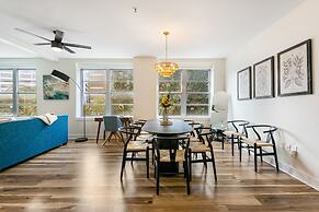 Modern Condos in California Building by Hosteeva