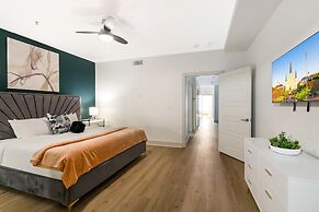 Modern Condos in California Building by Hosteeva