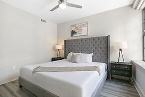 Modern Condos in California Building by Hosteeva