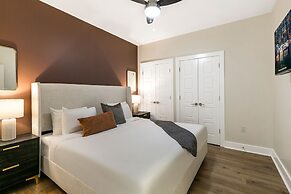 Modern Condos in California Building by Hosteeva