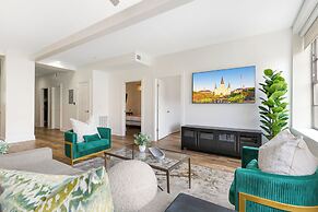 Modern Condos in California Building by Hosteeva