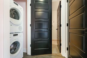 Modern Condos in California Building by Hosteeva