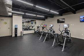 Modern Condos in California Building by Hosteeva