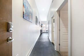 Modern Condos in California Building by Hosteeva