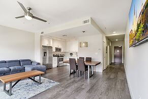 Modern Condos in California Building by Hosteeva