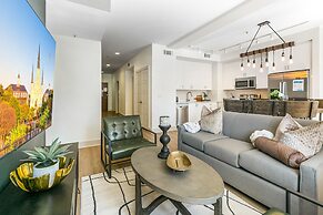 Modern Condos in California Building by Hosteeva