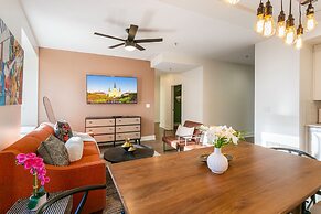 Modern Condos in California Building by Hosteeva