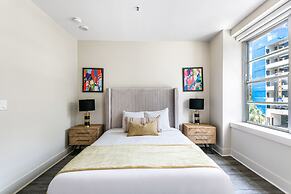 Modern Condos in California Building by Hosteeva