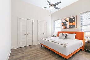 Modern Condos in California Building by Hosteeva