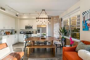 Modern Condos in California Building by Hosteeva