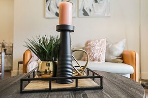 Modern Condos in California Building by Hosteeva