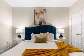 Modern Condos in California Building by Hosteeva