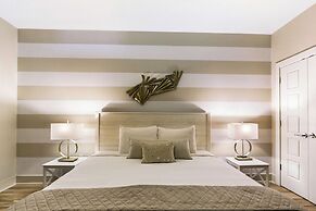 Modern Condos in California Building by Hosteeva