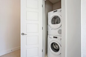 Modern Condos in California Building by Hosteeva