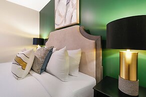 Modern Condos in California Building by Hosteeva