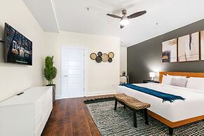 Modern Condos in California Building by Hosteeva