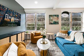 Modern Condos in California Building by Hosteeva