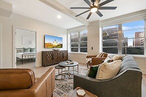 Modern Condos in California Building by Hosteeva