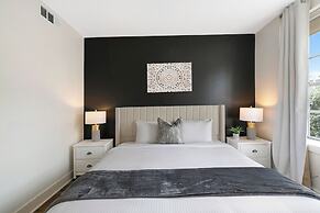 Modern Condos in California Building by Hosteeva