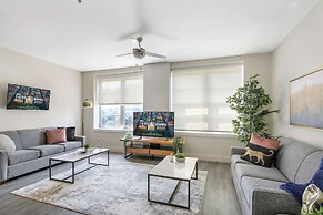 Modern Condos in California Building by Hosteeva