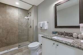 Modern Condos in California Building by Hosteeva