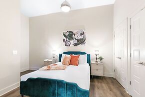 Modern Condos in California Building by Hosteeva