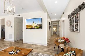 Modern Condos in California Building by Hosteeva