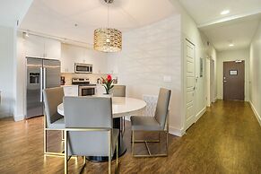 Modern Condos in California Building by Hosteeva