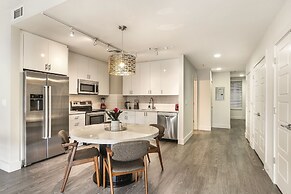 Modern Condos in California Building by Hosteeva