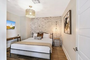 Modern Condos in California Building by Hosteeva